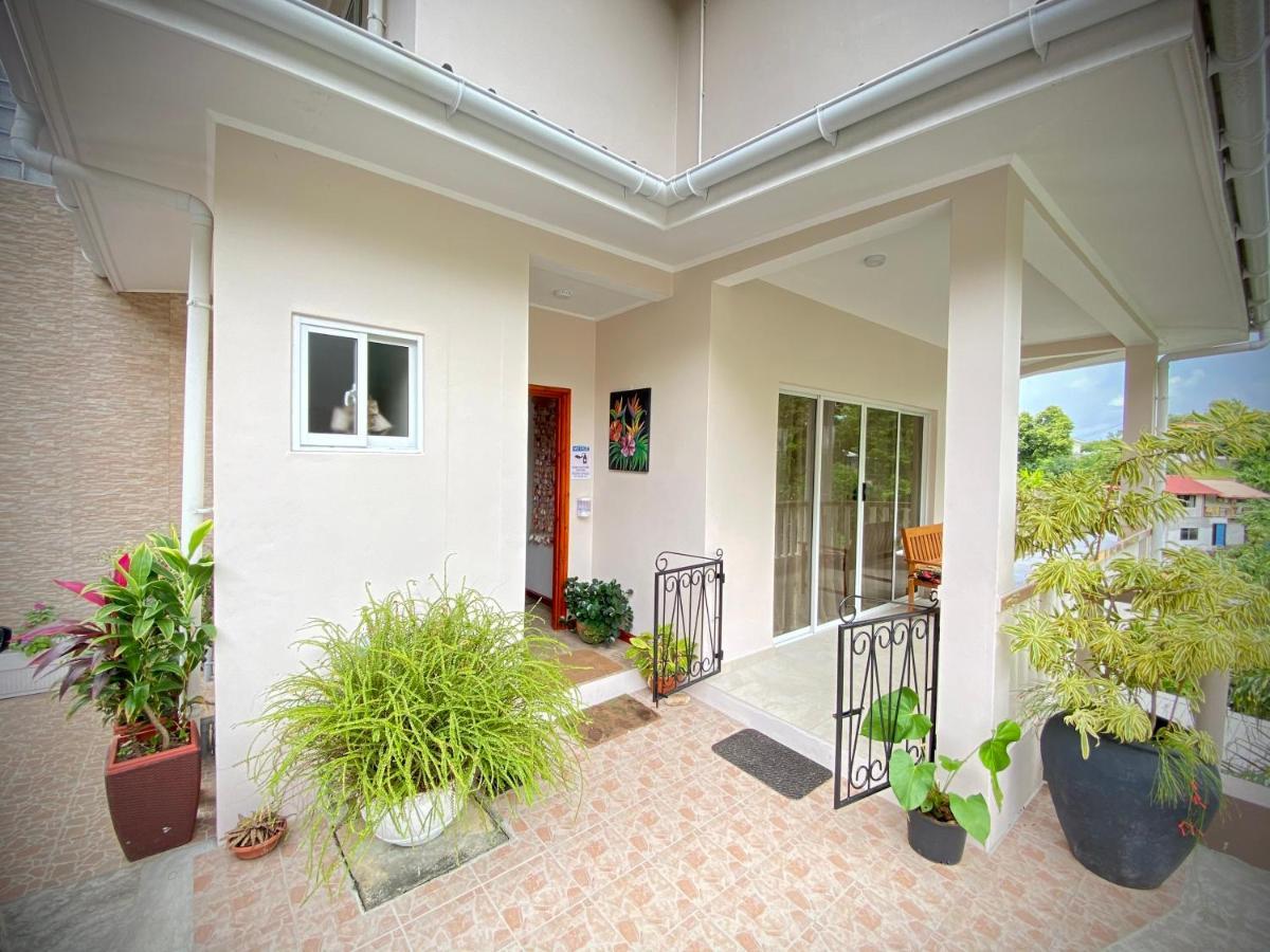 Dusk To Dawn Villa Виктория Екстериор снимка